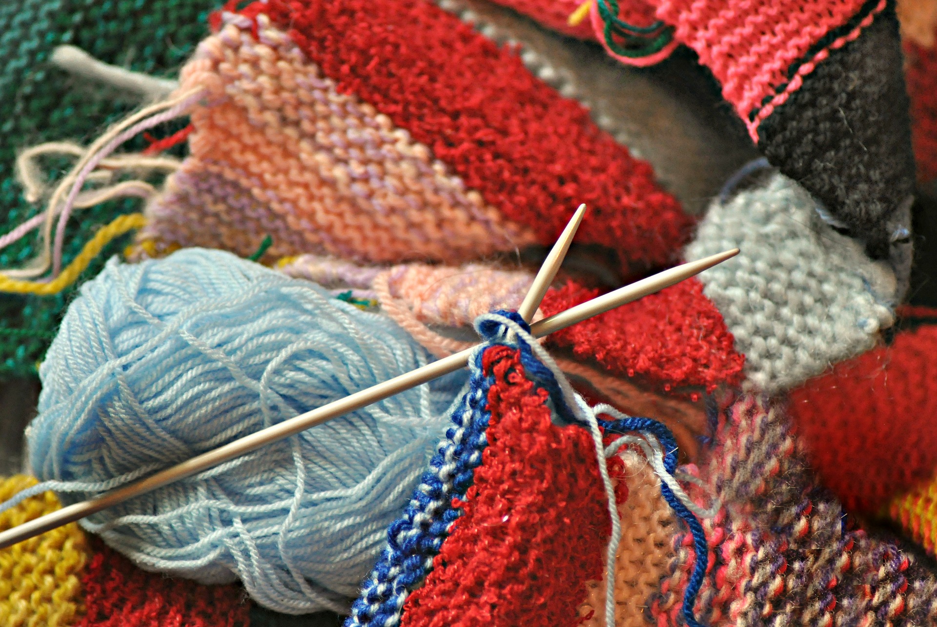 Вязание двумя нитками разного цвета