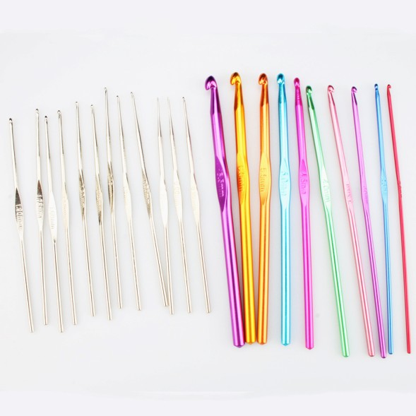 Набор крючков в цветном футляре