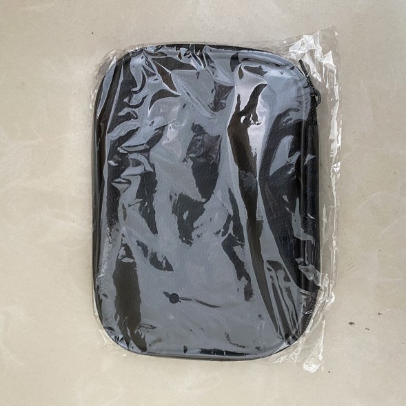 Набор крючков в цветном футляре