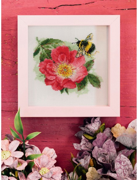 Набор для вышивания Риолис 2210 Мохнатый шмель, 15*15 см в Санкт-Петербурге